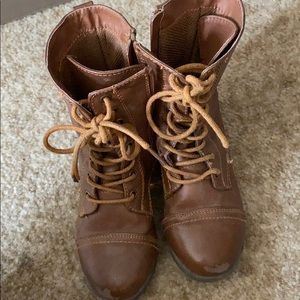 Brown kids combat boots! size 10